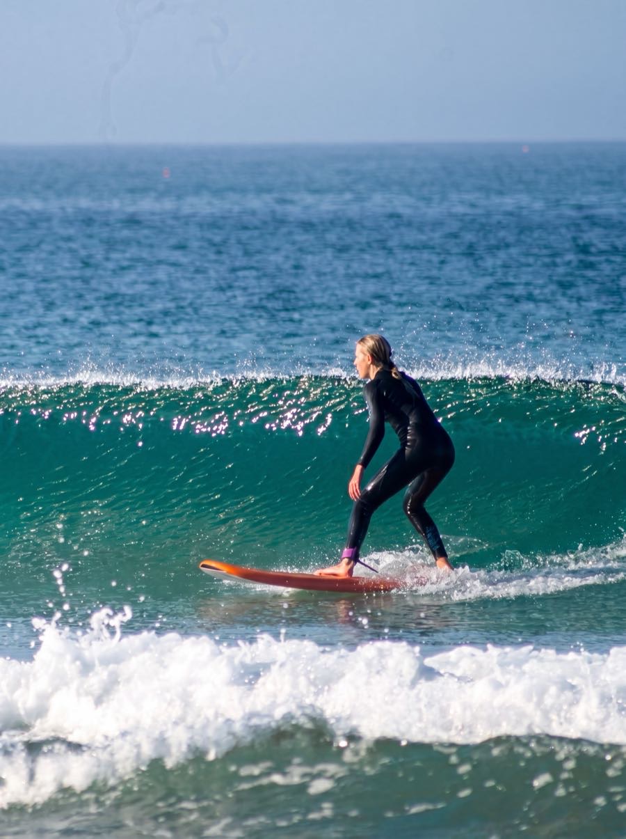 A Grandela student riding a clean green wave at Baleal
